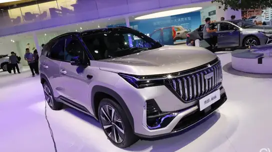 Geely превратила Atlas L в гибрид: у электропривода сразу 313 сил