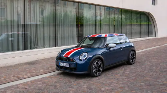 MINI Cooper S 2026 в версии Heritage Edition: Iconic Trim, пакет Comfort Plus и поставки осенью