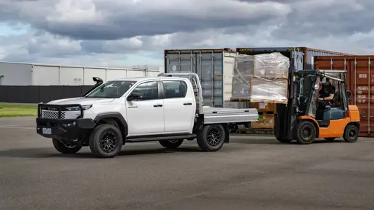 HiLux научили возить больше: зачем Toyota срочно отвечает Ford