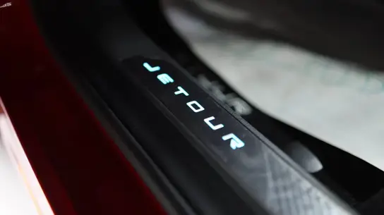 Jetour Dashing сменит имя в России: вместо одной модели готовят Votour V5 и V6