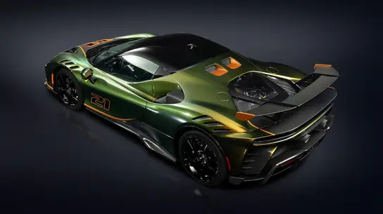 Ferrari ушла от красного: редкий SF90 XX Stradale получил дерзкий цвет