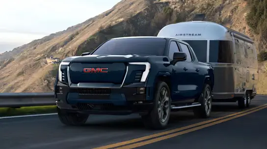GMC Sierra EV 2027 получил черный пакет: хром уступает место темным деталям