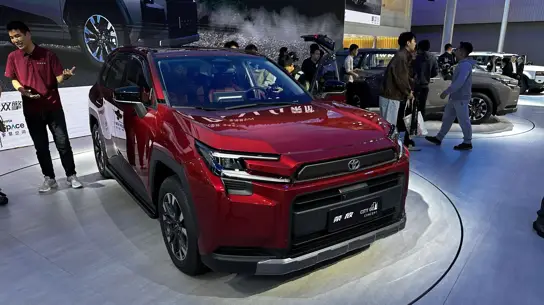 Toyota RAV4 XA60 или Geely Monjaro: что выбрать за 4,5 млн