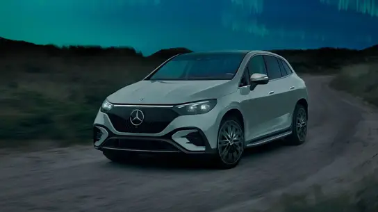 Mercedes удешевляет EQE в США: новые версии должны оживить спрос на электроседан