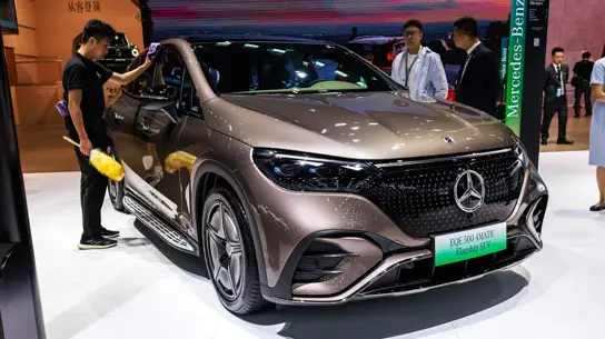 Mercedes EQE SUV 500 в РФ: 408 л.с., батарея 96,1 кВт·ч и 10,8 млн рублей