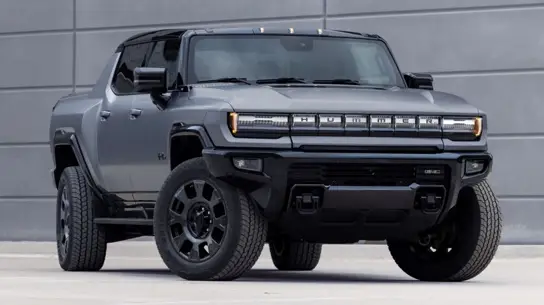 GMC убрала часть света из Hummer EV: пакет Illumination стал беднее