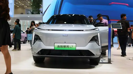 Geely ускоряет экспорт электромобилей: EX5 и EX2 запустят в Пакистане через Bestway Group