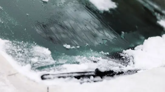 В бачке вода, ночью мороз: как не заморозить систему омывателя