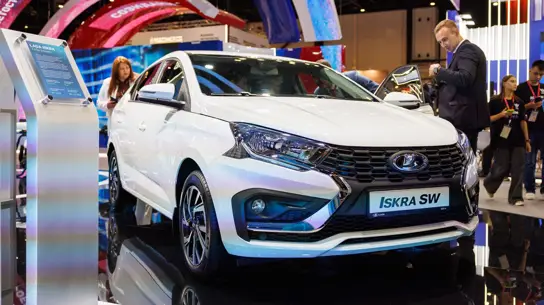 Lada Iskra обошла конкурентов на 45%: спорная модель получила громкую награду