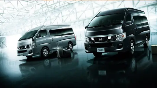 Nissan NV350 Caravan стал кемпером Eleganza: три зоны, высокая крыша и постоянная кровать