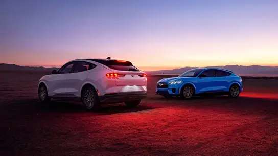 Покупателям Ford есть о чем подумать: Mustang Mach-E быстро дешевеет на вторичке