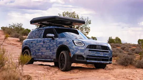 MINI отправит новый Countryman в пустыню: навигация только по карте