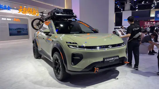 От 577 тыс. рублей до большого Q06: четыре разных Changan на одном стенде