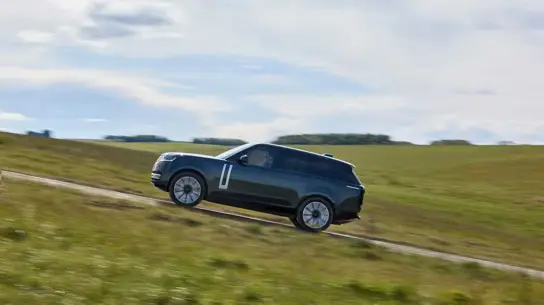Range Rover Electric стоит от £154 тыс.: JLR сама собирает батареи