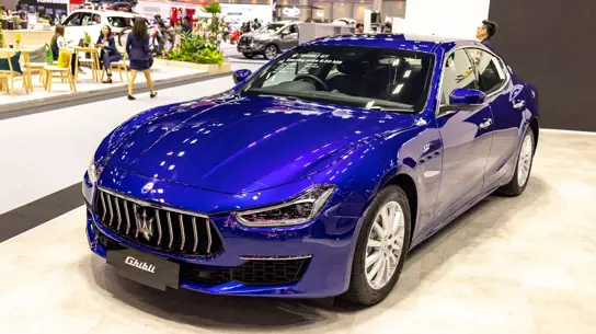 Вино, подарки и итальянская роскошь: Maserati запустила программу для друзей бренда