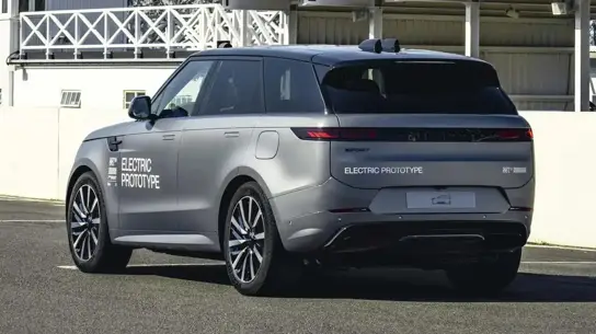 Range Rover расширяет Bespoke и нацеливается на клиентов Rolls-Royce: машины будут стоить по 45 млн рублей