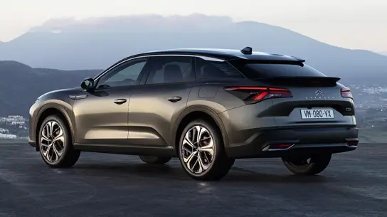 Citroen снова предлагает россиянам 150 л.с., но от старого C5 почти ничего не осталось