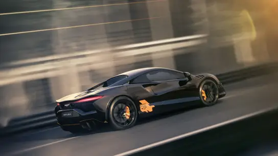 Всего 10 машин: McLaren связал Artura с юбилеем Формулы-1