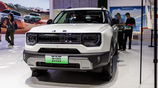 Beijing Offroad обновляет BJ30: кроссоверу добавят больше стиля и оснащения