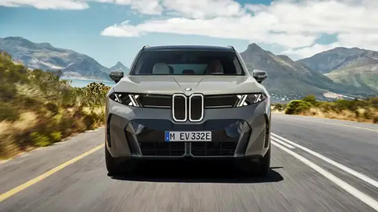 BMW обещала 700 км, а теперь говорит о 724: что случилось с новым iX5