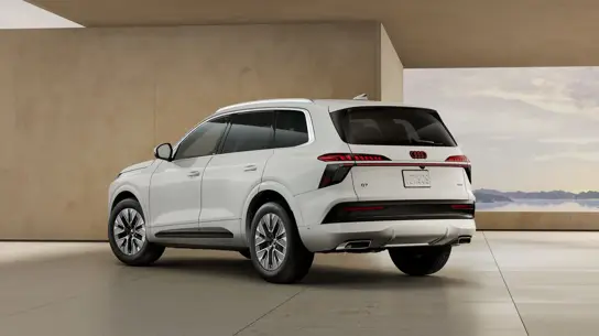 435 л.с., семь мест и цена от 5,56 млн рублей: новый Audi Q7 оказался мощнее BMW X5