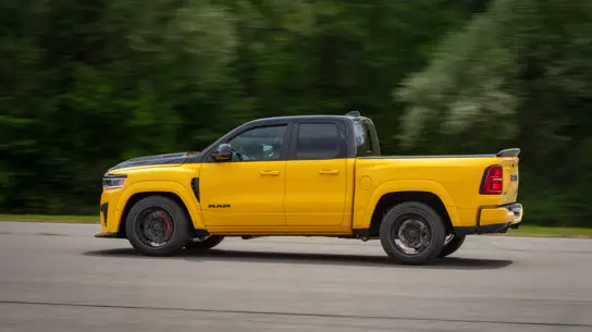 777 л.с., 274 км/ч и 3,4 секунды: Ram Rumble Bee SRT оценили почти в 5 млн рублей