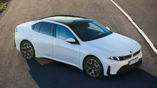 BMW сделала электрическую «тройку» длиннее: 1000 км хода и база больше 3 м