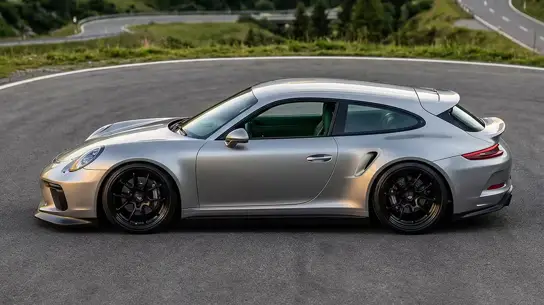 Купе 911 получит длинную крышу и багажник: самый спорный Porsche уже заказал клиент
