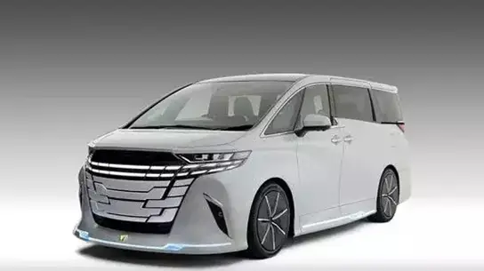 Домашний кинотеатр не нужен: Toyota Alphard превратили в лаунж для музыки и отдыха