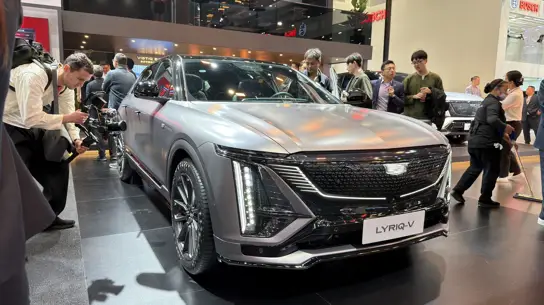 Cadillac почти не поднял цену на Lyriq: электрокроссовер удерживают на плаву без скидок