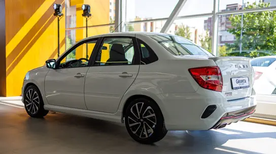 LADA Granta за 2,75 млн рублей: 155 л.с., каркас и масса 1050 кг
