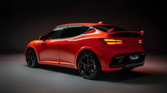 Корейцы сделали электрокроссовер, который притворяется Porsche GT3: GV60 Magma играет в эмоции