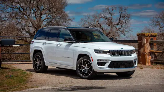 Jeep Grand Cherokee снова оказался в центре спора: название хотят защитить законом