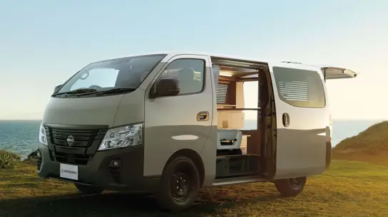 Nissan сделал фургон «комнатой»: в нем можно жить и ездить